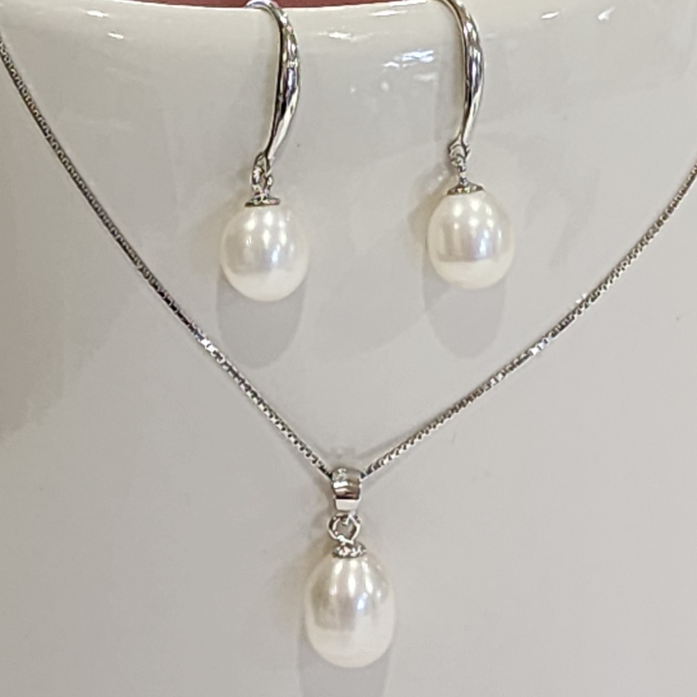 925 Sterling Silver White Freshwater Pearl Necklace And Earring Jewelry Set - Picture 10 of 16